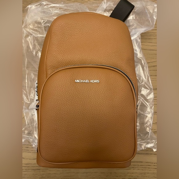 Michael Kors Slingpack brand new